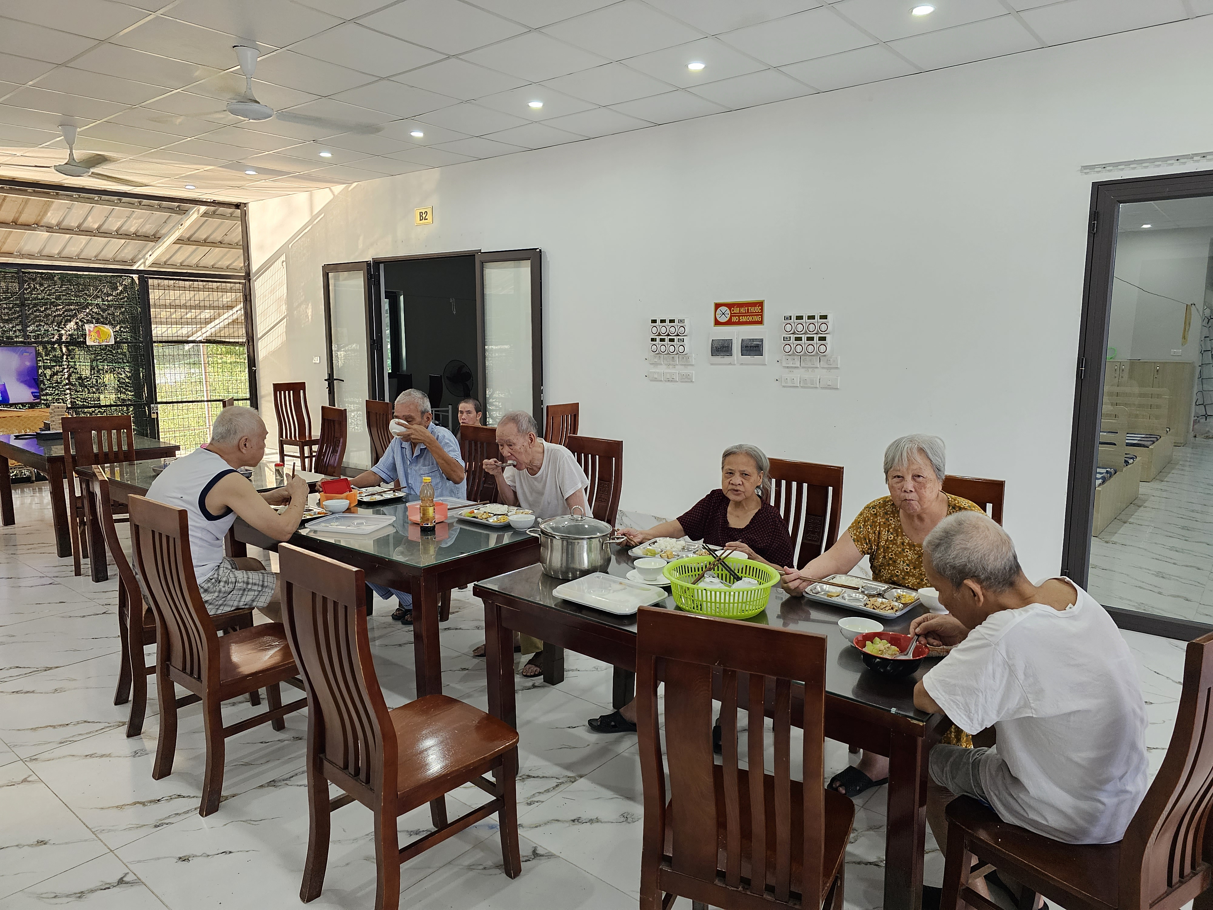 người cao tuổi, viện dưỡng lão, chăm sóc người già, chăm sóc tinh thần cho người cao tuổi. dưỡng lão Đại Yên