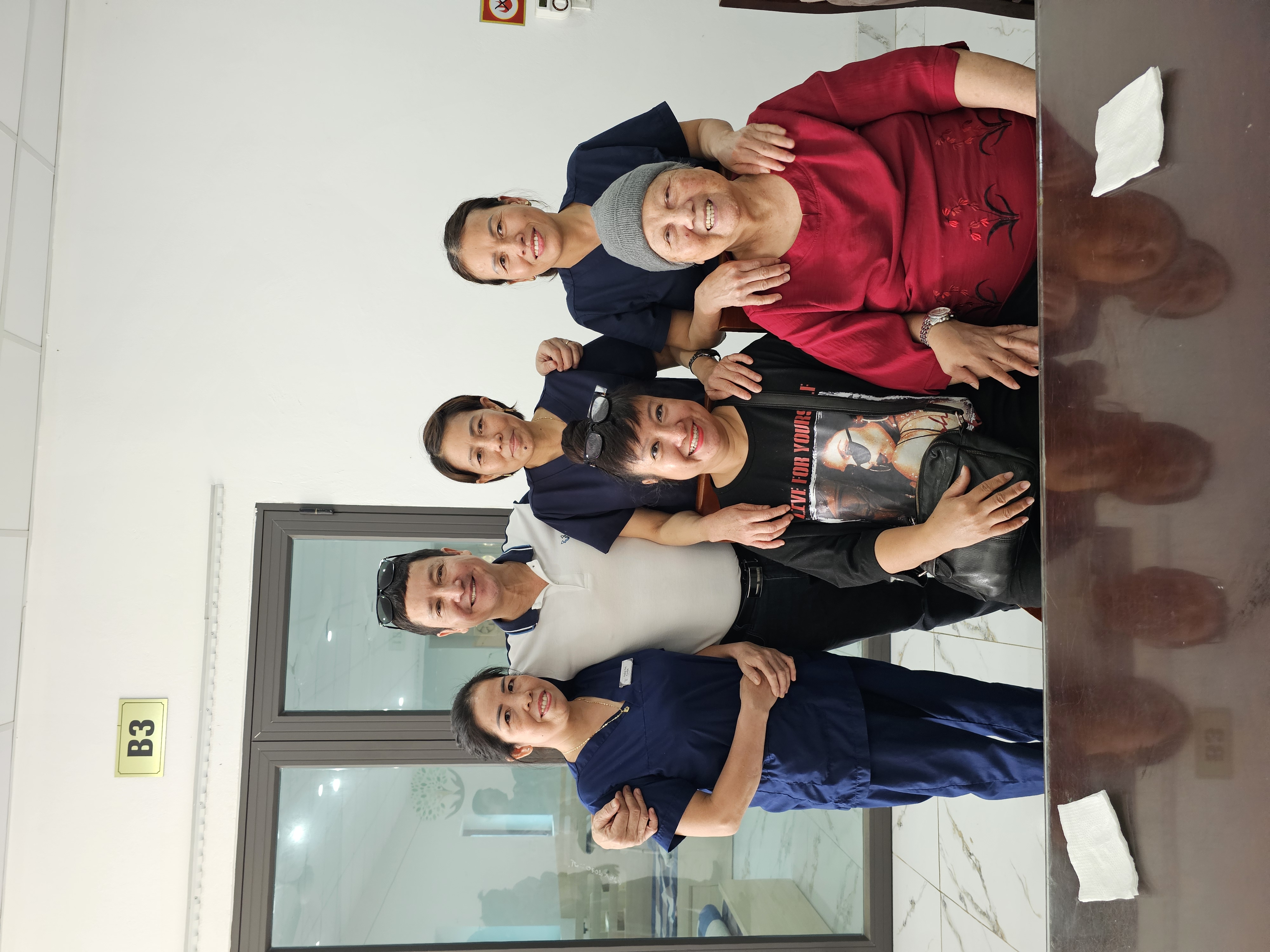 NSƯT tới thăm viện dưỡng lão Đại Yên